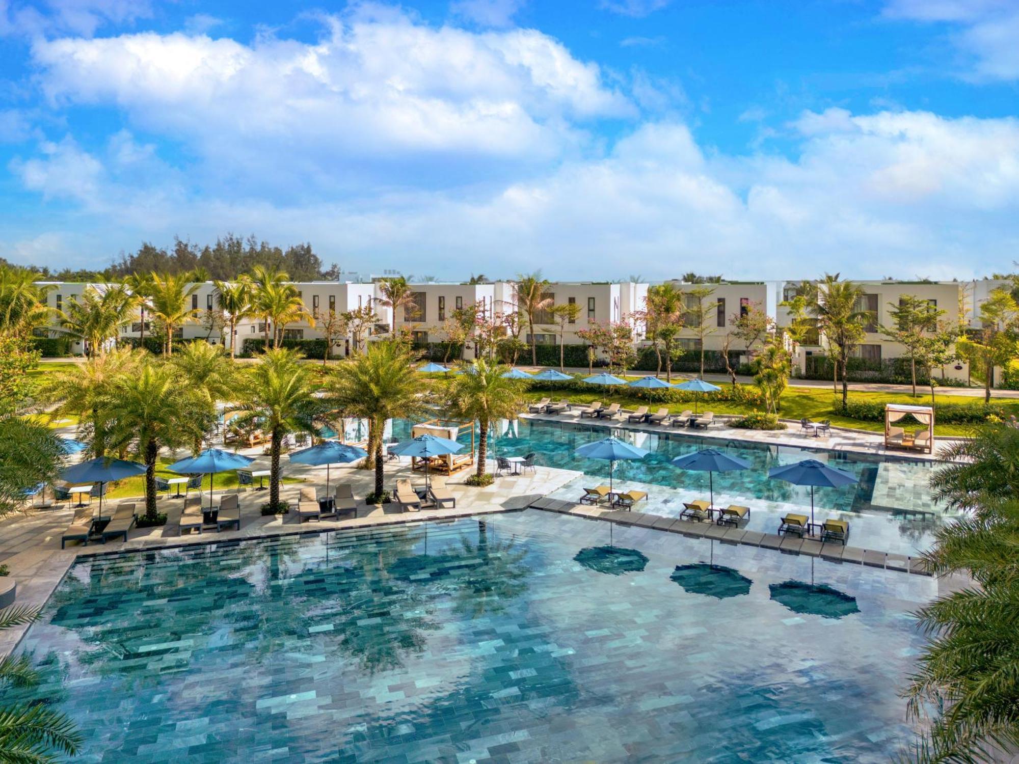 Wyndham Hoi An Royal Beachfront Resort & Villas Экстерьер фото