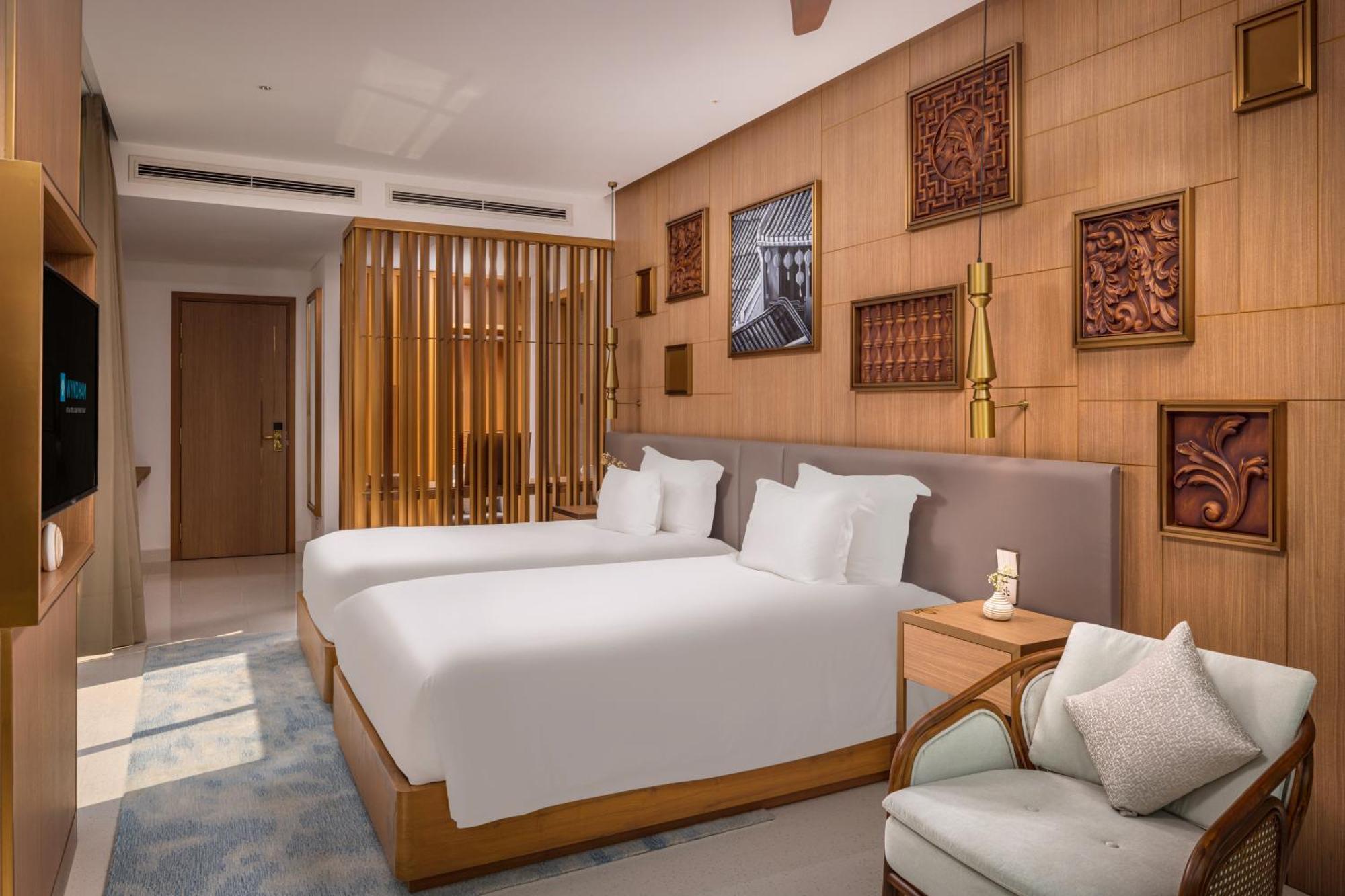 Wyndham Hoi An Royal Beachfront Resort & Villas Экстерьер фото