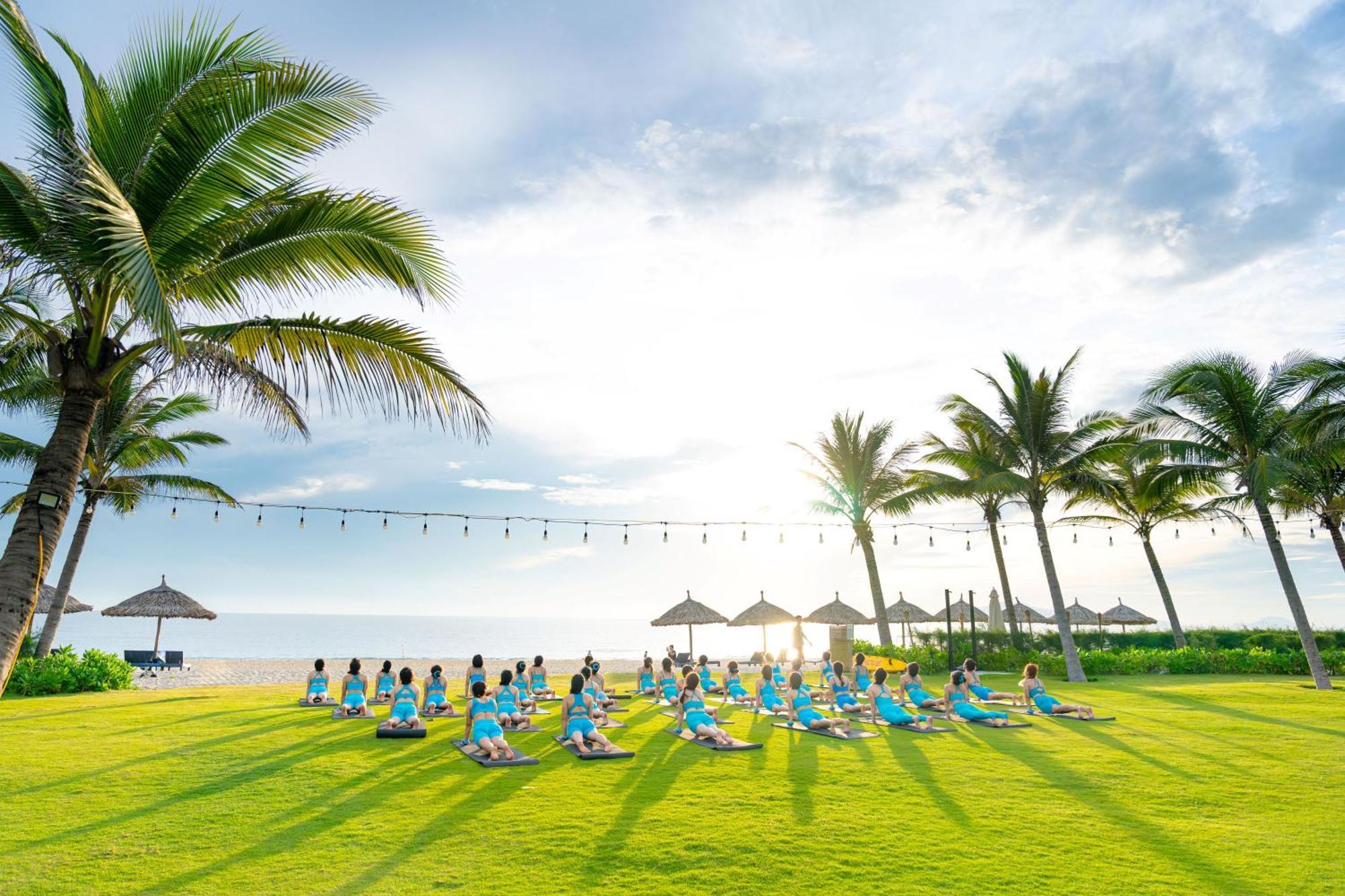 Wyndham Hoi An Royal Beachfront Resort & Villas Экстерьер фото