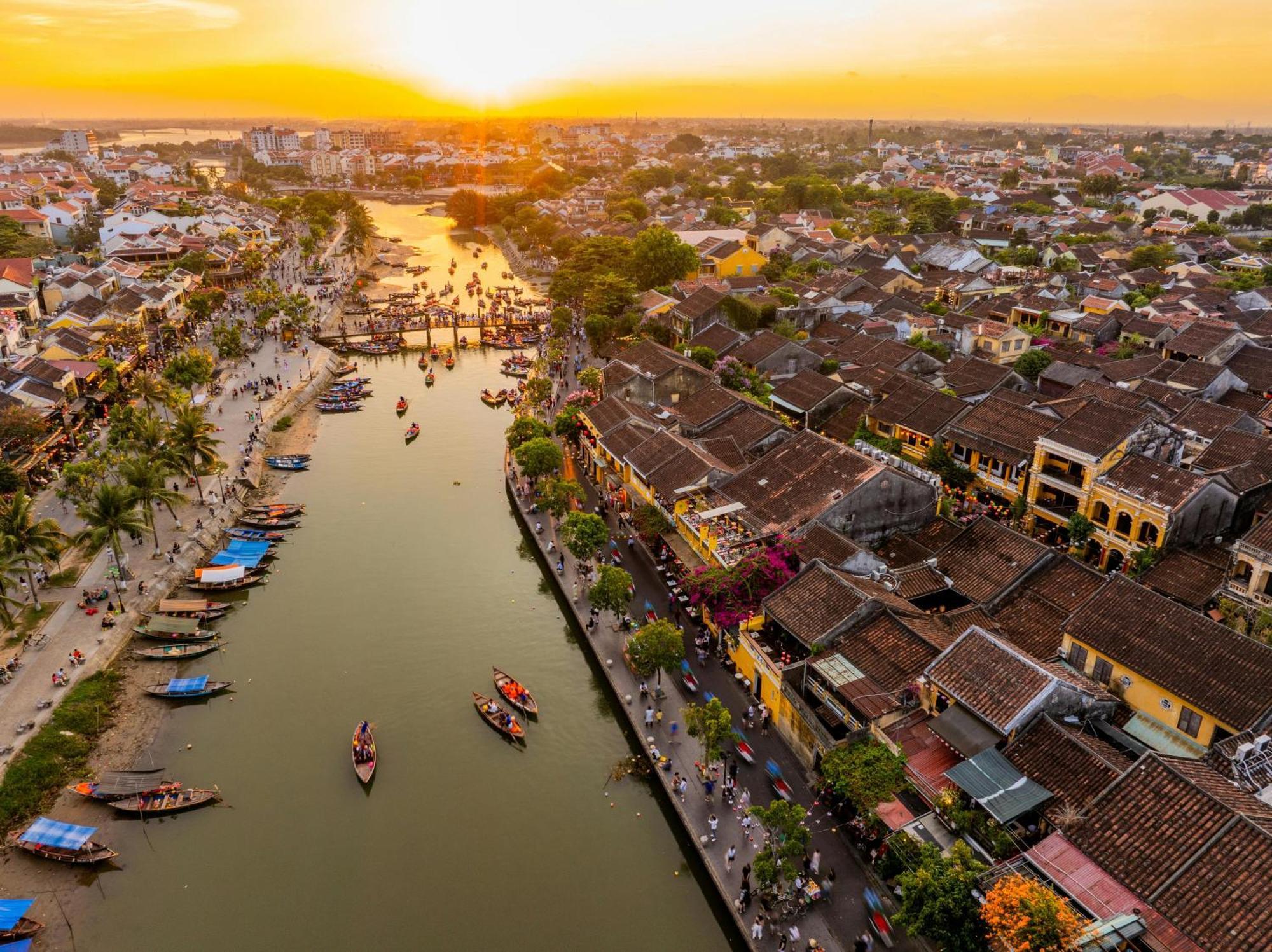 Wyndham Hoi An Royal Beachfront Resort & Villas Экстерьер фото