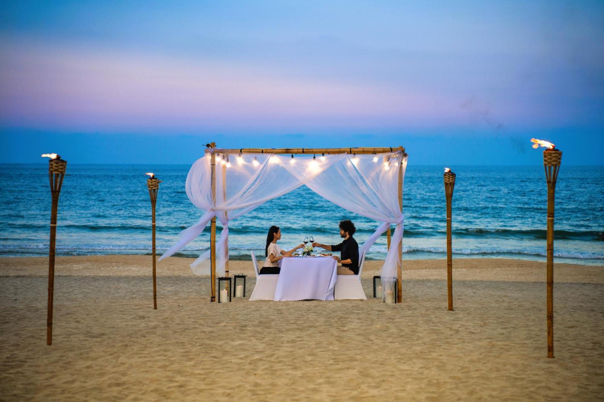 Wyndham Hoi An Royal Beachfront Resort & Villas Экстерьер фото