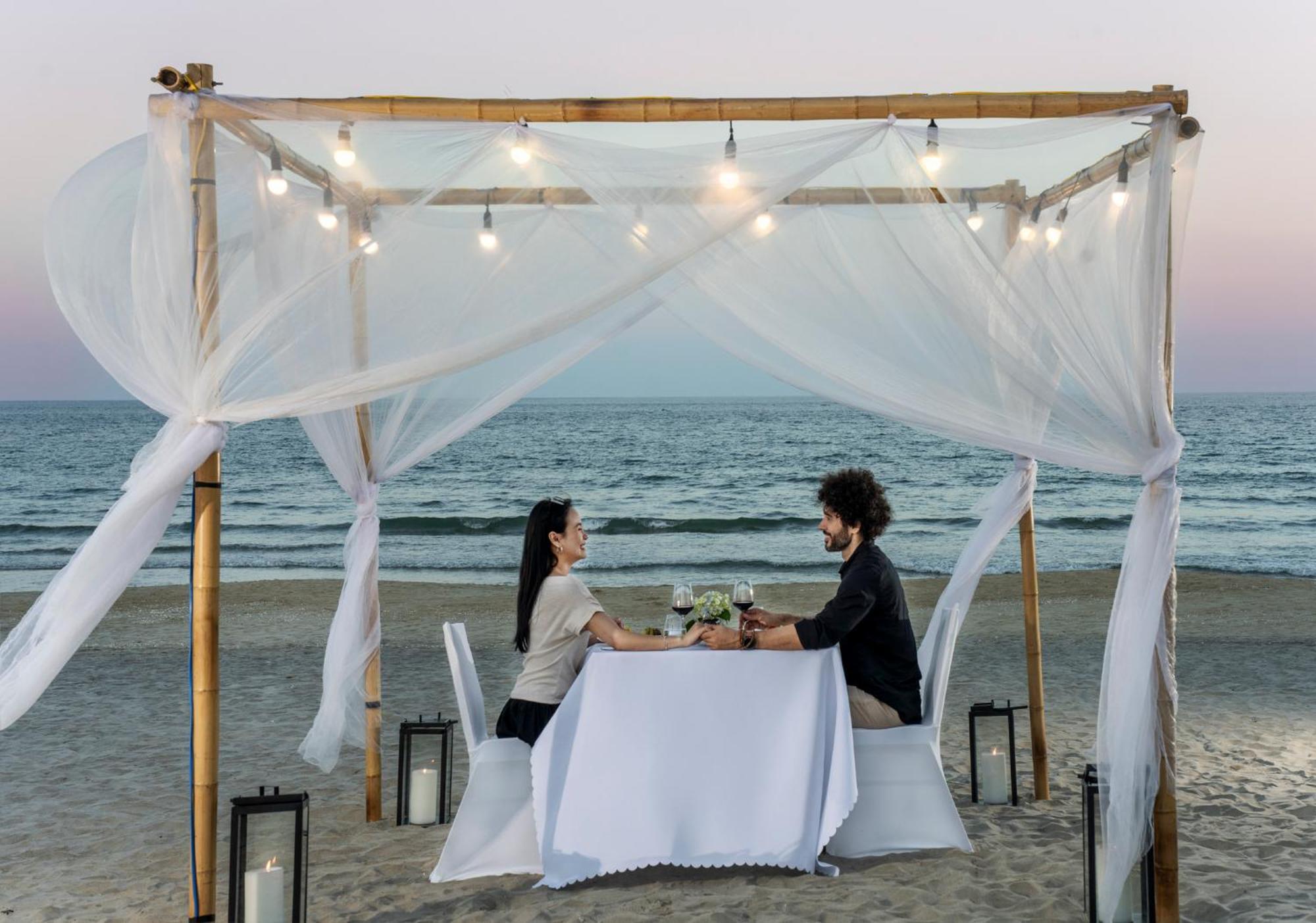 Wyndham Hoi An Royal Beachfront Resort & Villas Экстерьер фото