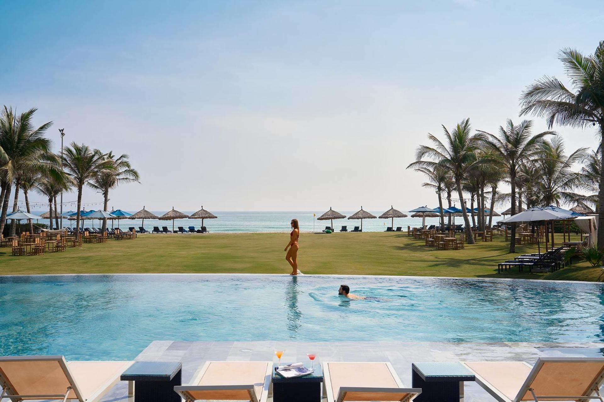 Wyndham Hoi An Royal Beachfront Resort & Villas Экстерьер фото