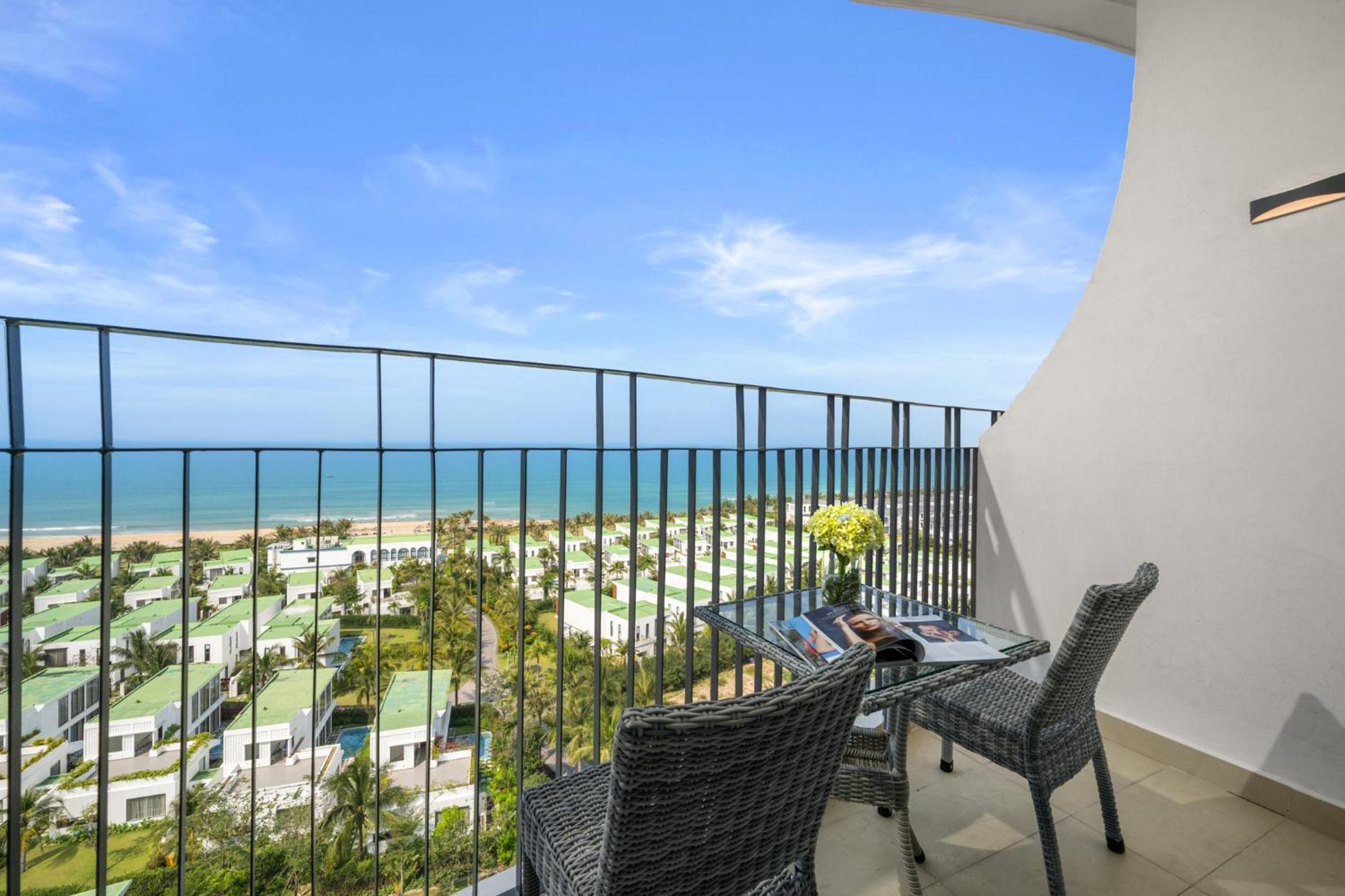 Wyndham Hoi An Royal Beachfront Resort & Villas Экстерьер фото